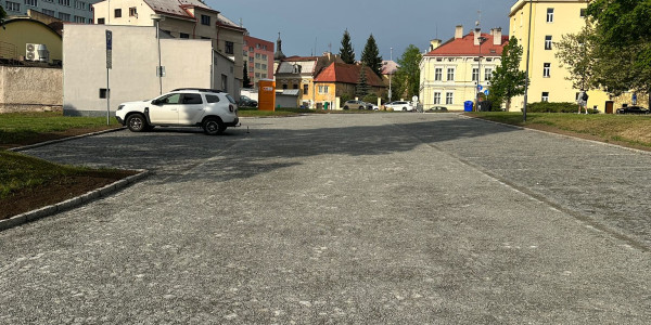 Oprava povrchu komunikací v parku za Mírovým náměstím