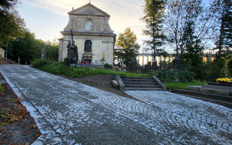 Komunikace nad kostelem, Krnsko