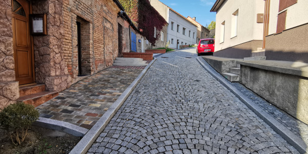 Ulice Revoluční, Benátky nad Jizerou