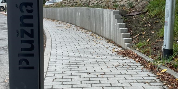 Výstavba a rekonstrukce chodníků Plužná