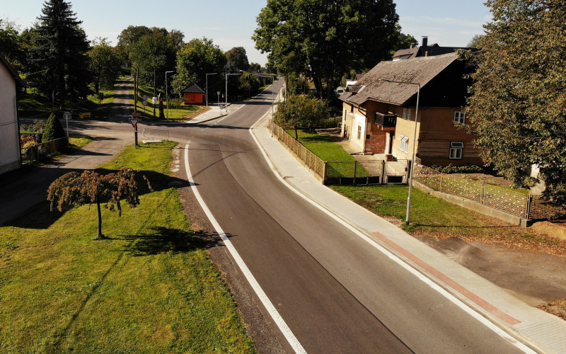 Výstavba a rekonstrukce chodníků Plužná
