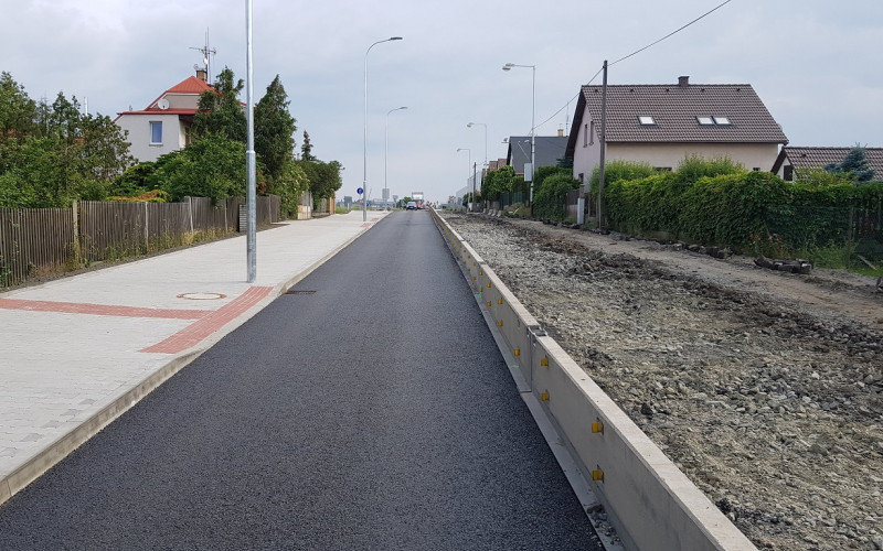 Rekonstrukce ulice Pražská v Bezděčíně - II. etapa, vč. cyklostezky
