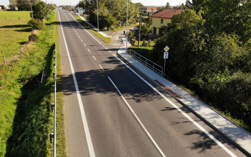 Židněves - chodníky podél I/16 včetně autobusových zálivů a přechodů