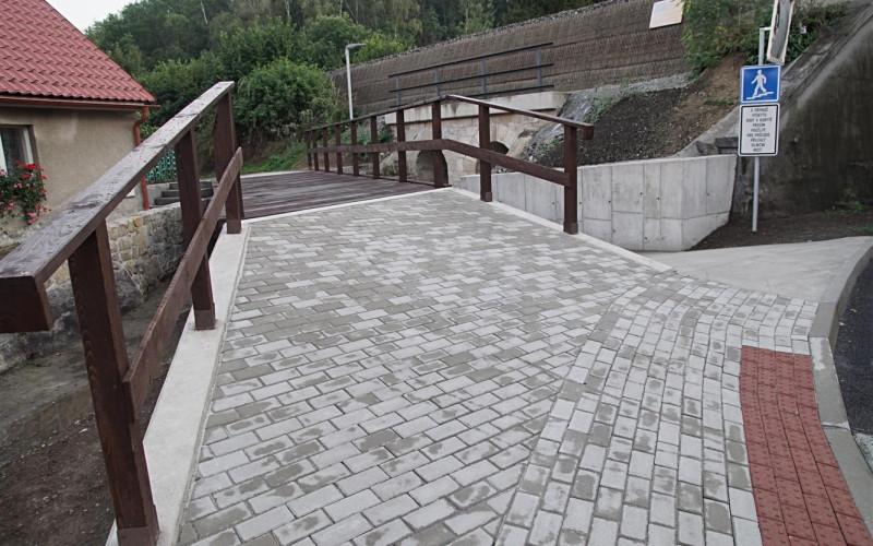 Podchod pod tratí Podlázky, MB