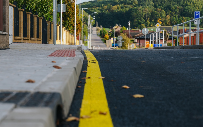 III/2802 Březno rekonstrukce silnice – chodník ve směru na Novou Telib