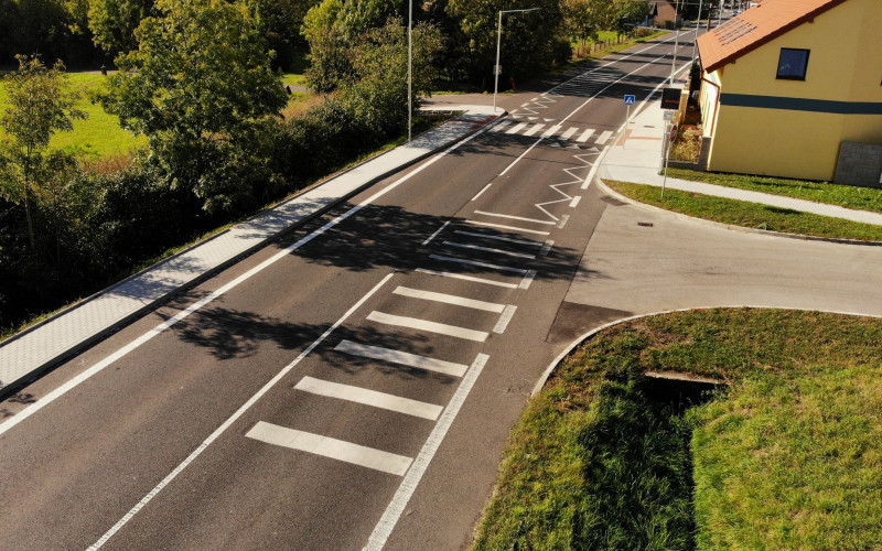 Židněves - chodníky podél I/16 včetně autobusových zálivů a přechodů